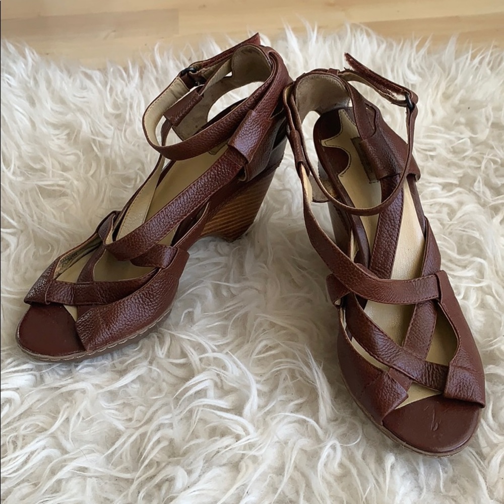 Maxstudio - Wedged Sandals